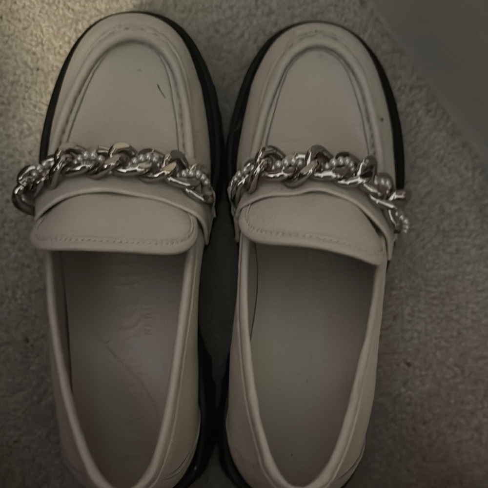 Karl Lagerfeld Cream Loafers with Silver Chain